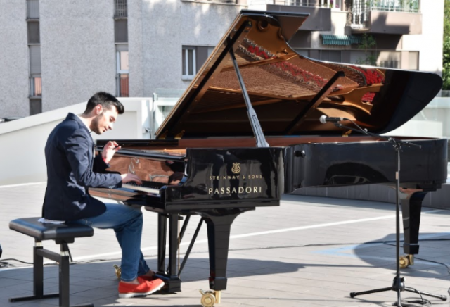 FRANCESCO LIPPELLI – MOON DUST: esce in radio il 7 maggio la composizione inedita del giovane pianista e produttore calabrese