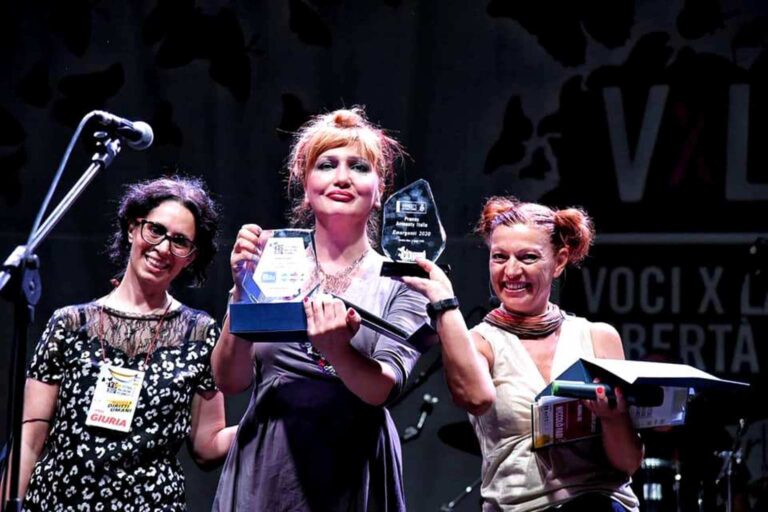 H.E.R. vince Premio Amnesty contro discriminazioni.